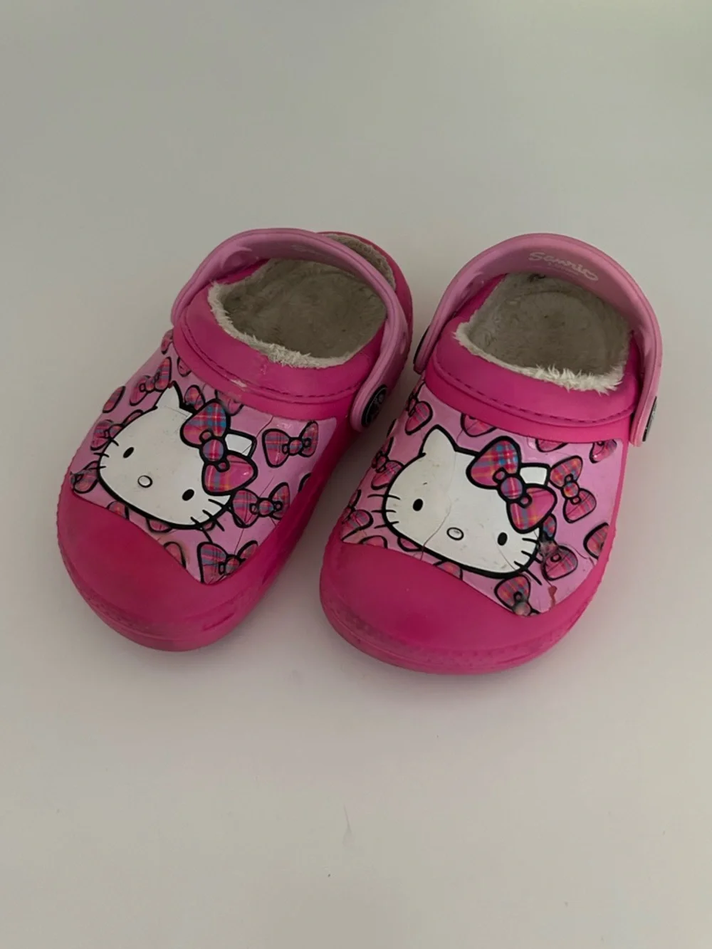 CROCS Hello Kitty Lined Clogs